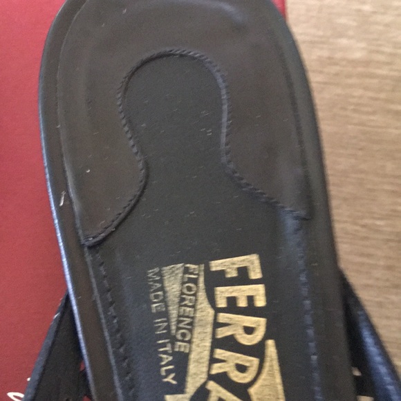 Ferrigamo woman size 8 B - Picture 8 of 14